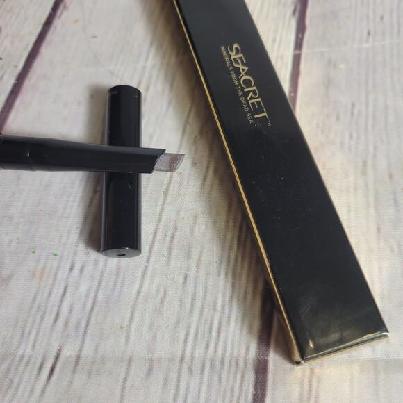 Seacret Eye Brow Pencil Maple Brown 3 in One Pencil/Brush/Sharpener NEW - Picture 4 of 7